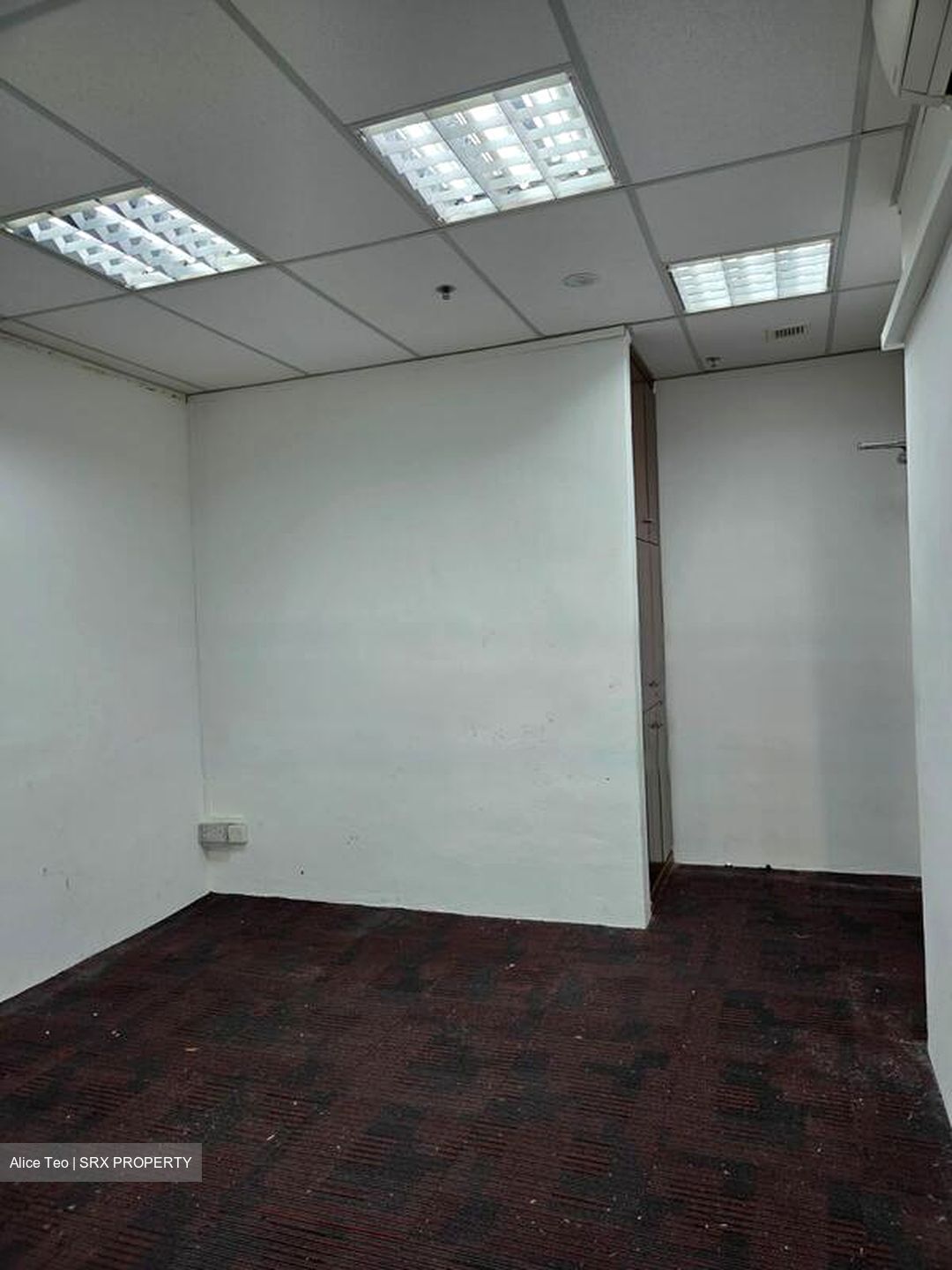 Parkway Centre (D15), Office #572597141